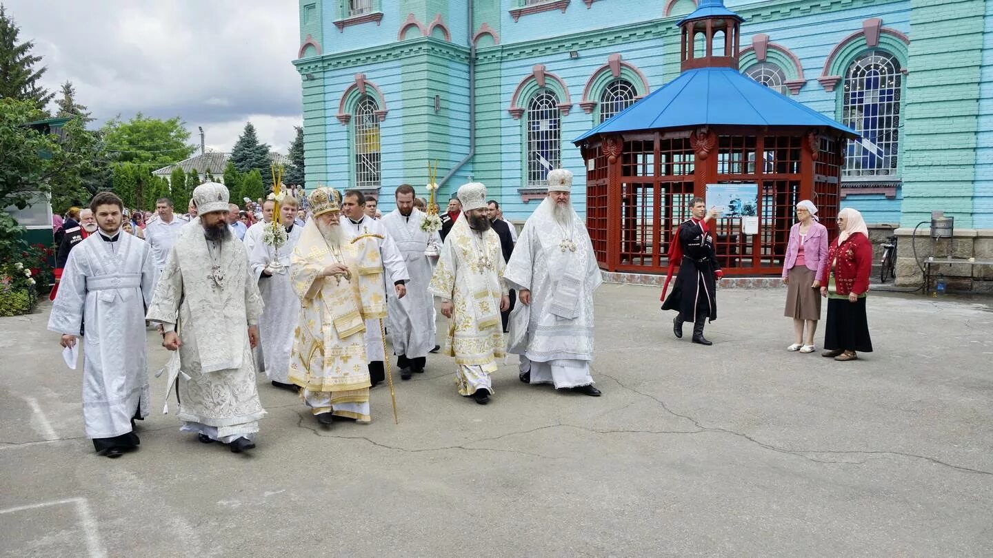 Храм курганинск. Курганинск храм Вознесения. Краснодарский край город Курганинск храм.