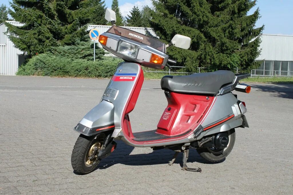 Купить хонда леад. Honda lead 125. Honda lead af 125. Honda lead 90. Honda lead NH 125.