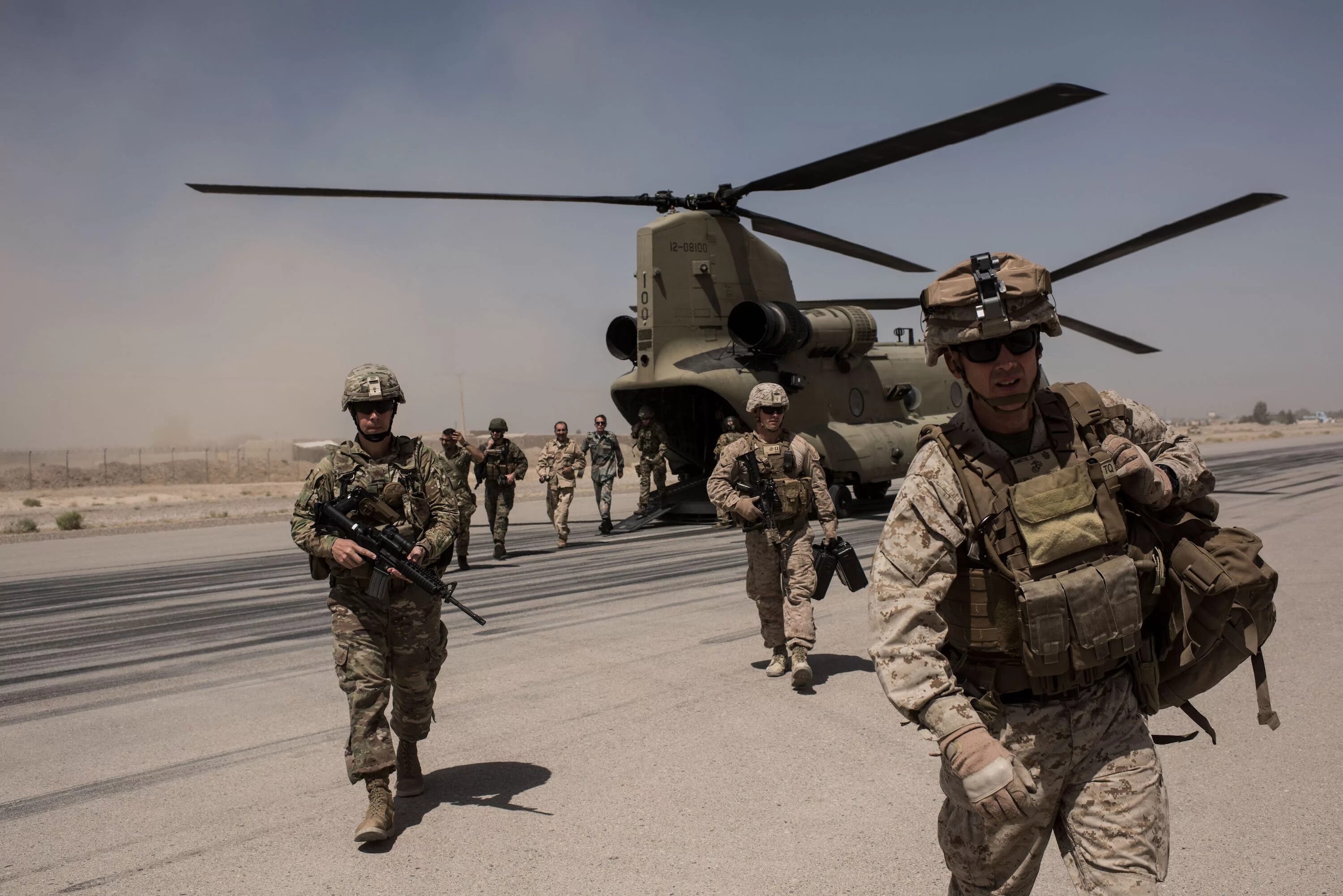 Нато в ираке. Военные США В Афганистане 2001. Американские войска в Афганистане. Американские солдаты в Афганистане 2001.
