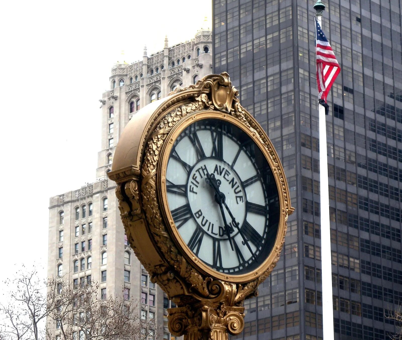 Время час америка. Уличные часы. Часы в Америке. Часы в Нью Йорке. Часы New York.