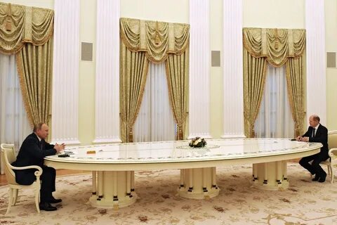 Захарова ответила на слова Шольца, что "Путин боится искр демократии&q...