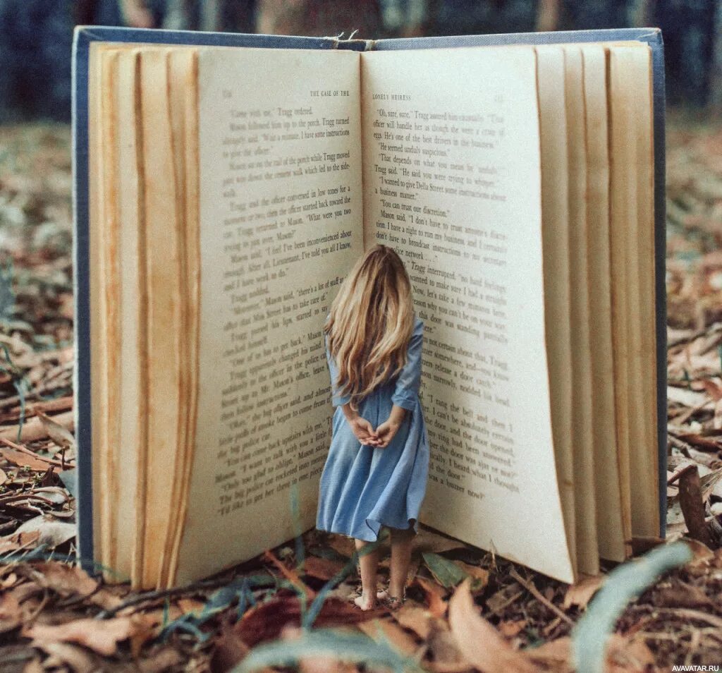 Стал девушкой книги читать