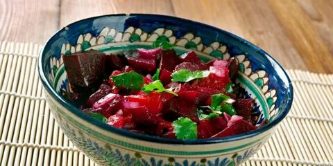 Салат из отварной свеклы и моркови