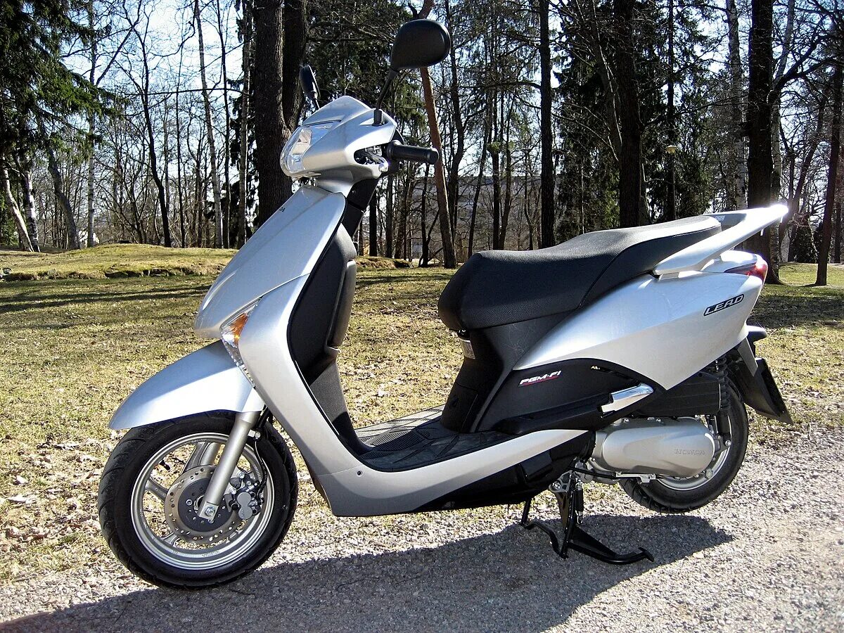 Honda lead 110. Скутер Honda lead. Скутер Honda lead 110. Мопед Хонда лид 100. Скутер купить 110