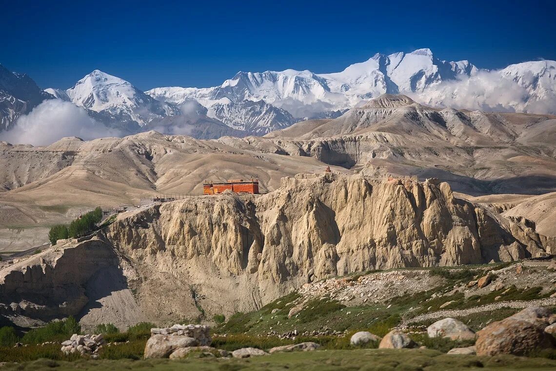 Где находится мустанг. Королевство горный Мустанг Непал. Мустанг Непал треккинг. Королевство Мустанг Тибет. Верхний Мустанг Непал.