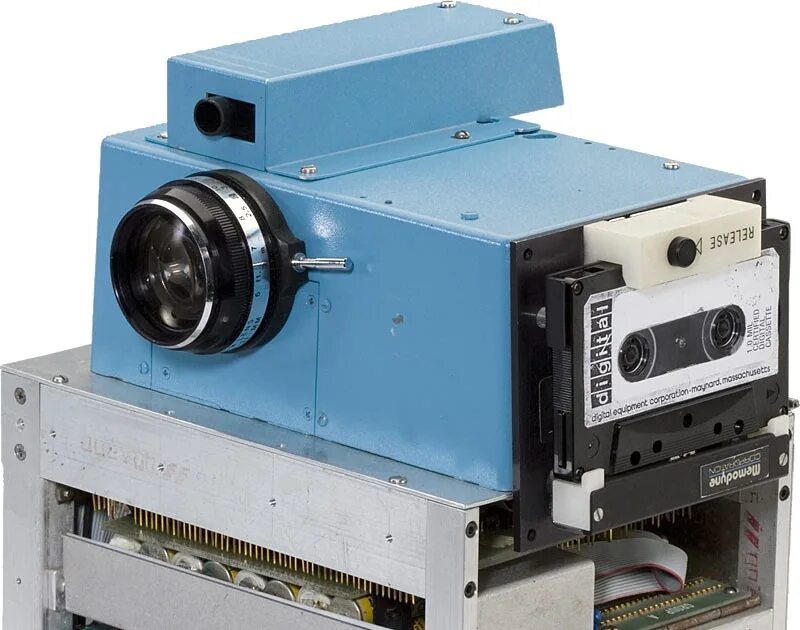 Dc403 digital camera. Первая цифровая камера Кодак. Kodak 1975. Первая цифровая камера «Fuji DS-1p».