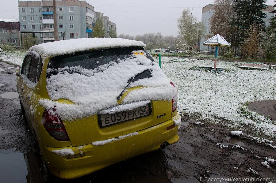 2 июня снег. В Кемерово выпал снег. Кемерово снег в июне. Снегопад в Кемерово. В Кемерово летом выпал снег.