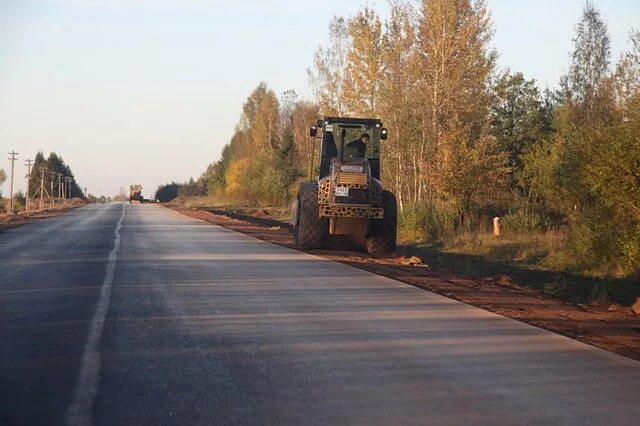 Торопец и плоскошь. Дорога от холма до торопца. Торопец дом рудина. Въезд в торопец. Дорога на торопец.