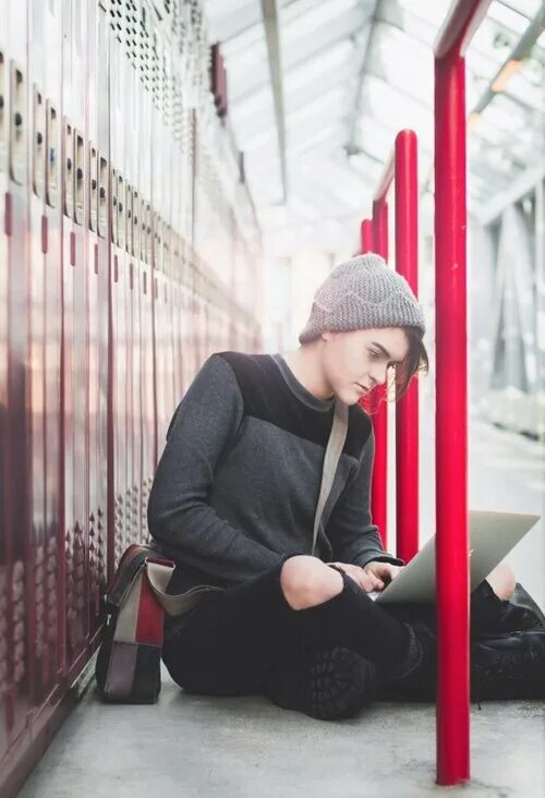 миллс кел 2021. фото смотряшего милс кела. мама милс кела. миллс кел. милс кел с зелёными волосами 2023.