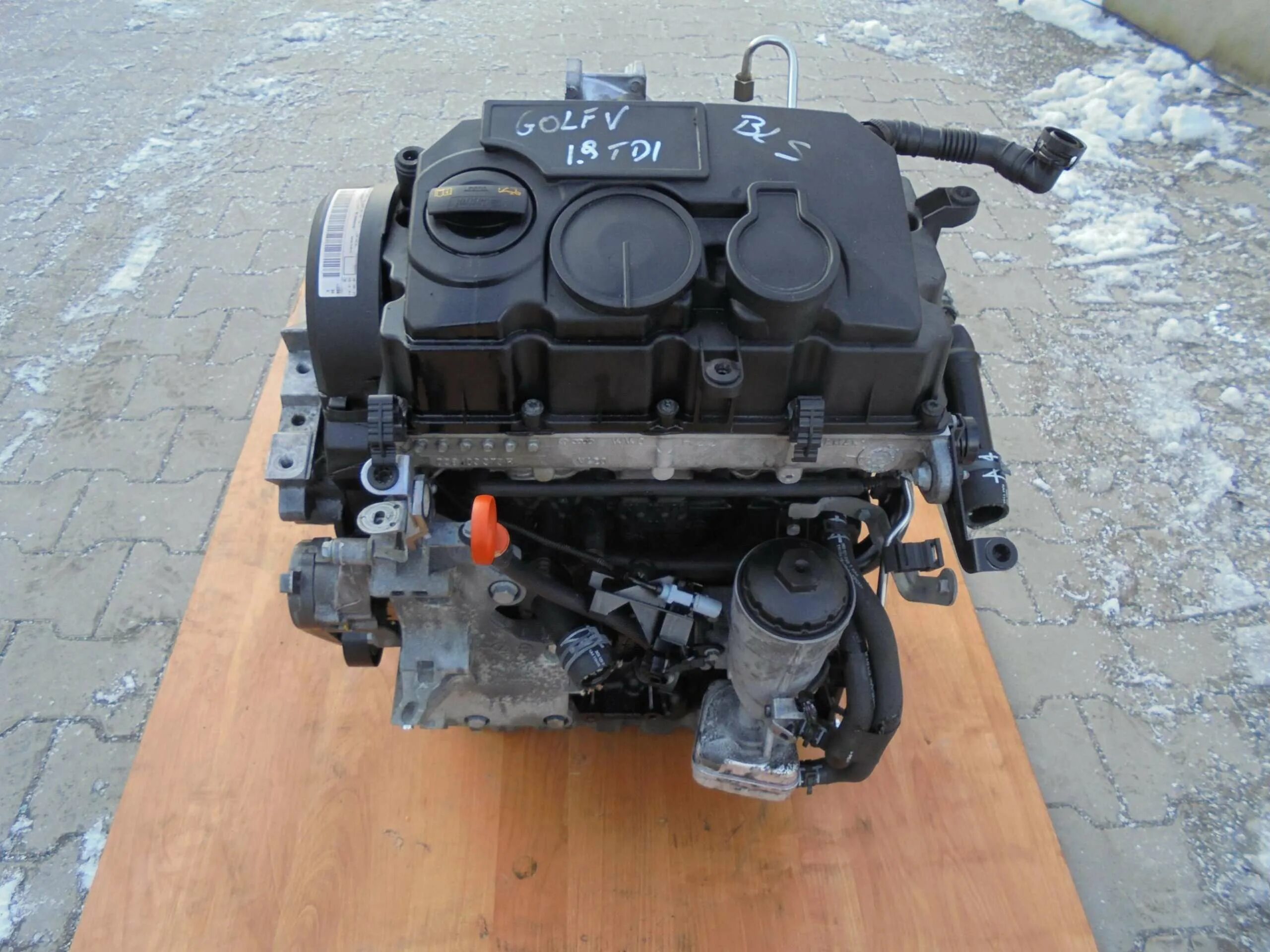 Двигатель BLS 1.9 TDI. VW 1.9 TDI BLS. Двигатель 1 9 TDI BLS Фольксваген. BXE 1.9 TDI.