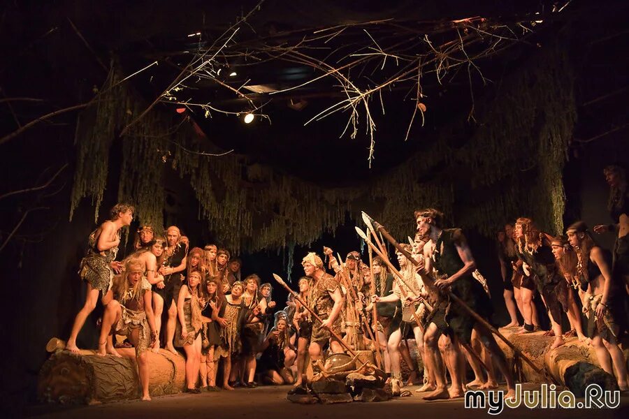 наталья гундарева две стрелы. две стрелы ргмдт ри. афиша спектакля 2 стрелы. александр володин две стрелы. мимигранты две стрелы спектакль.