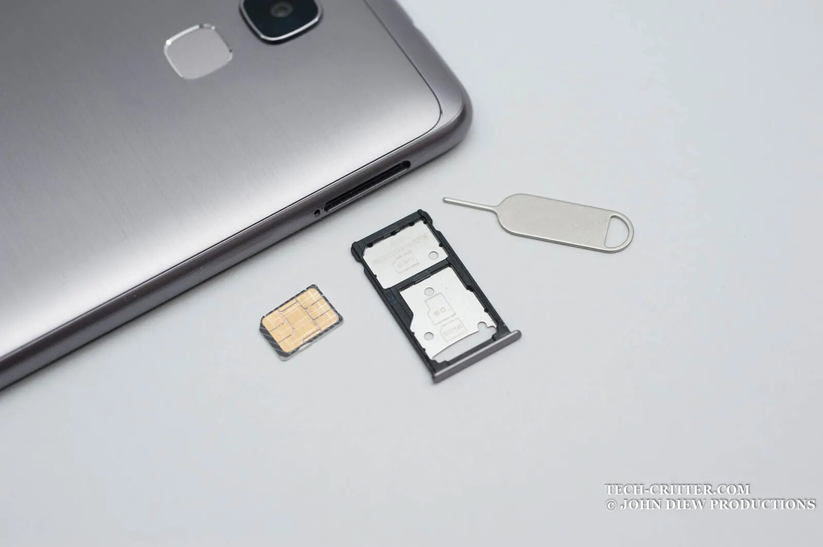 Как вставить симку в хонор. Honor 5c microsd. honor 5c симка. хонор 9 лайт 2 симки. микро симка в хонор 50.
