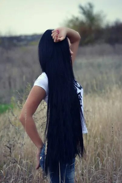 Фото девушек с черными волосами спиной. Brunetki sa spini s dlinimi valasami. Девушка с длинными черными волосами. Брюнетка со спины с длинными волосами.