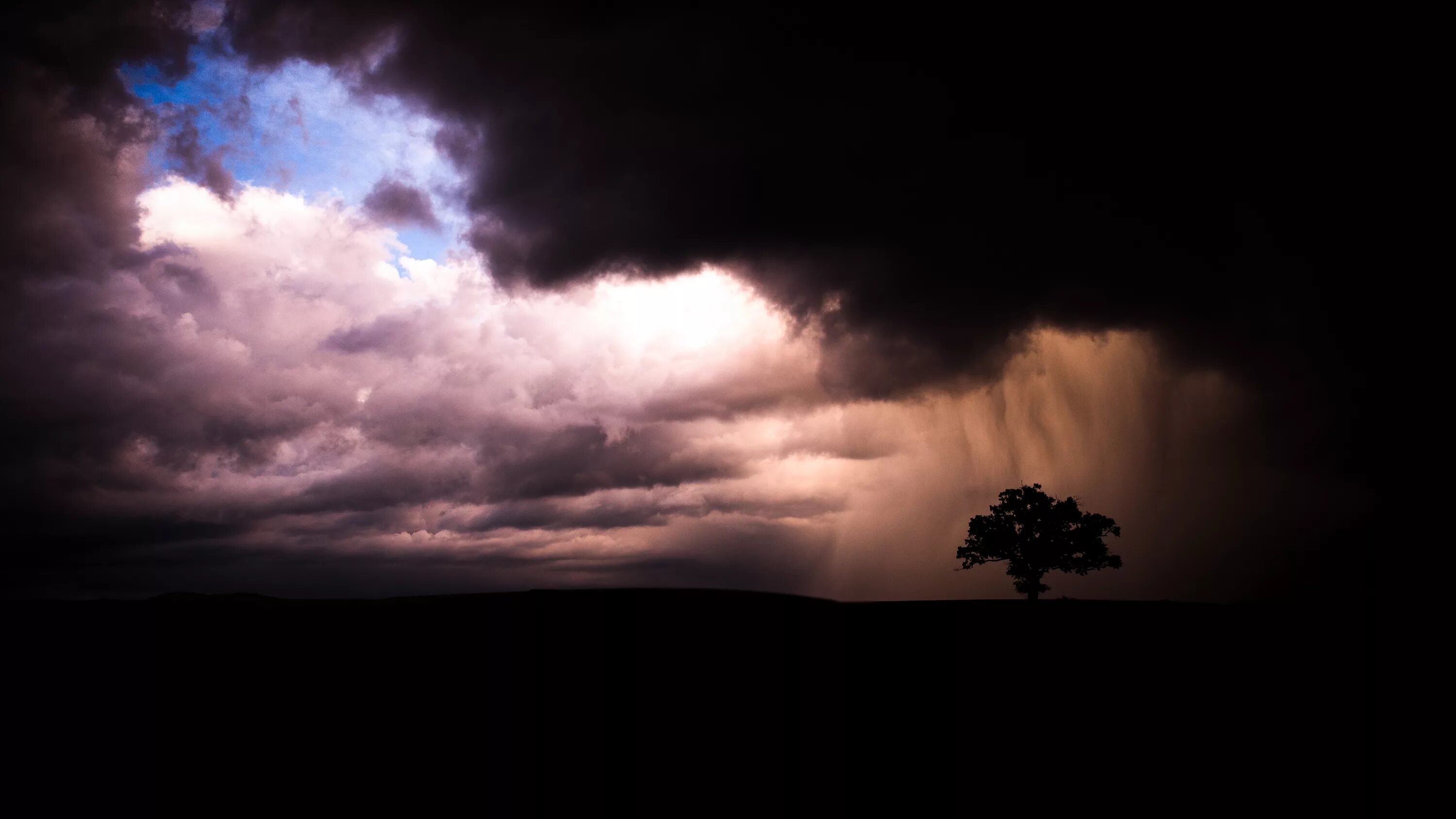 Темное звездное небо. Серое дождливое небо. Гроза. Гроза и молния в дерево. Гроза молния гром.