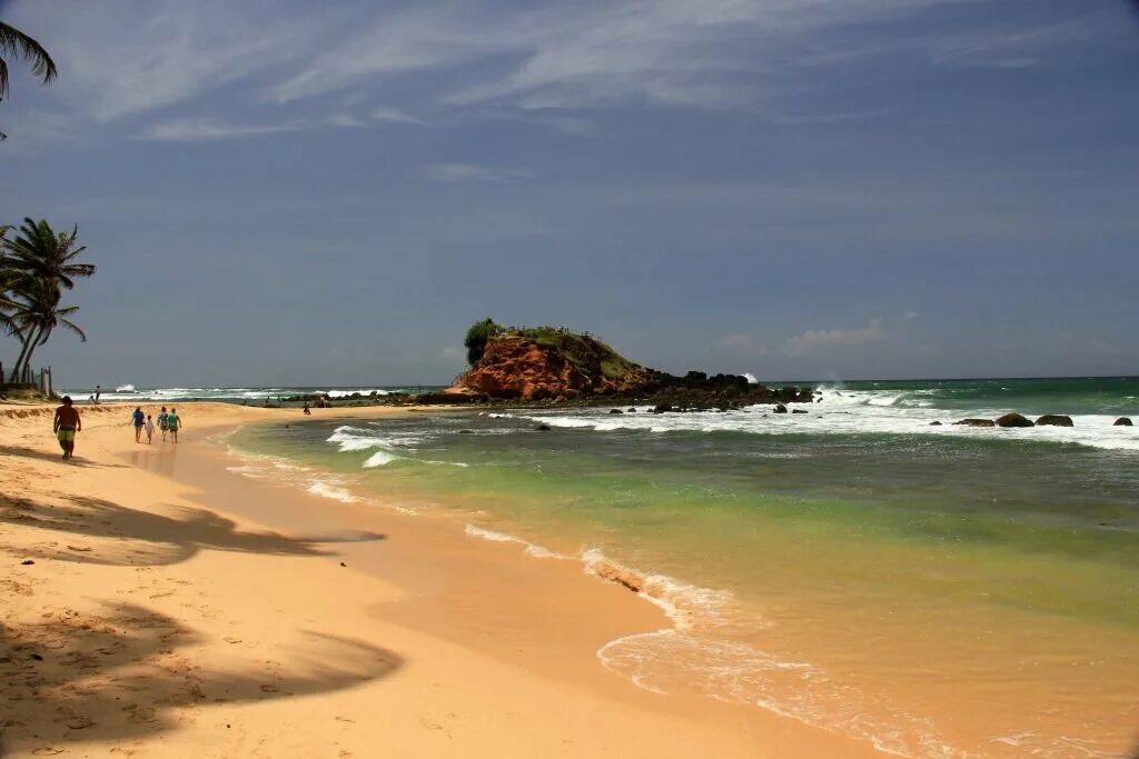 Погода шри ланка апрель 2024. Пляж Мирисса. Мирисса Шри Ланка. Мерисса пляж Шри Ланка. Пляж Мирисса Шри Ланки.