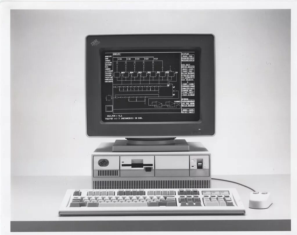 ПК 4 поколения IBM. Четвертое поколение ЭВМ IBM PC. IBM компьютер 1996. IBM 1 поколения.