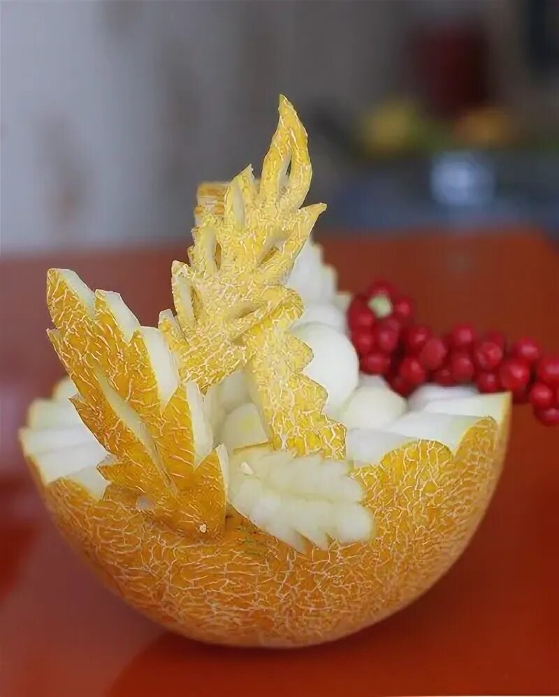 Дынная кожура. Кораблик из кабачка. Цветок из дыни. Поделка из круглой дыни. Декор из дыни.