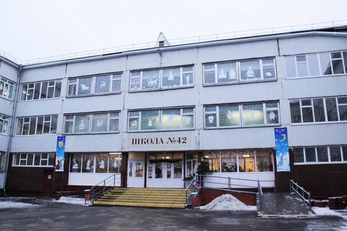 Школьная 40 42. Школа 20 стерлитамак. Школа 40 тольятти фото. 4 школа владикавказ. Школа 40 хабаровск.