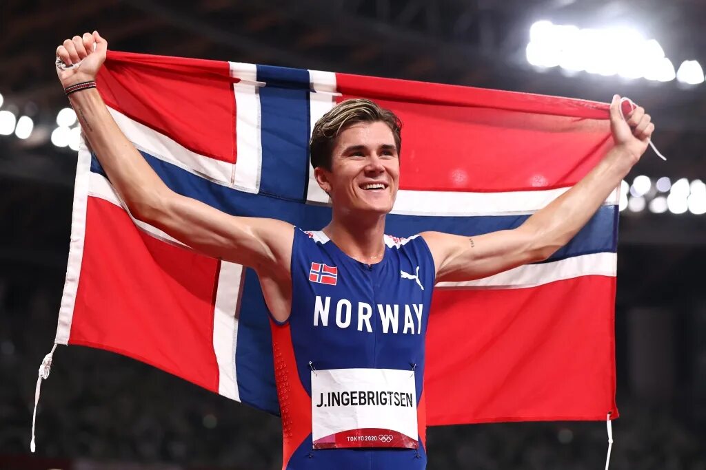 Зимние игры лыжное двоеборье. Сольберг биатлонист магнар отрабатывал. Норвежский лыжник клебо. Йоханнес хёсфлот клебо. Магнар сольберг на муравейнике.