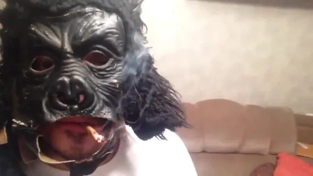 Первые альбомы паши техника. Маска Паши техника горилла.