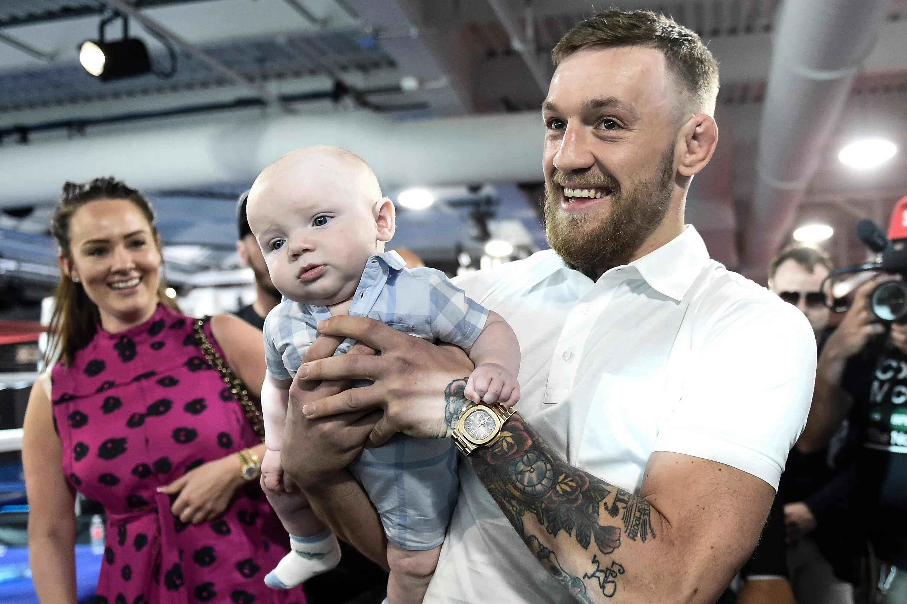 Дин девлин макгрегор. Конор макгрегор жена ди девлин. Жена коннора мак грегора. Конор макгрегор жена. Конор макгрегор и ди девлин.