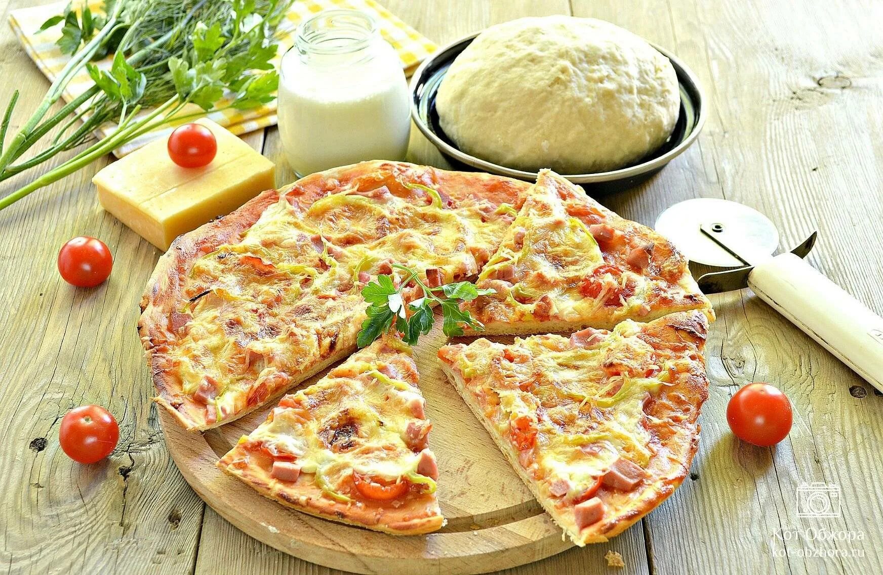 1 рецепт пиццы. Пицца на кефирном тесте. Тесто для пиццы дрожжевое. Тонкая итальянская пицца. Тесто для домашней пиццы.