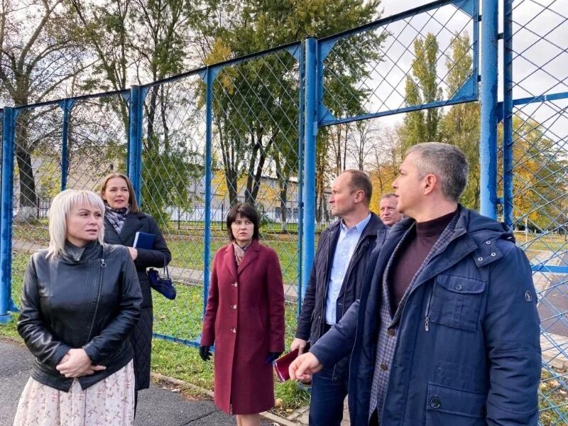 Бассейн дельфин конаково. Фок губкин. Стадион школы 12 губкин. Новый спорткомплекс в губкинском. Новая школа в нахабино на молодежной.