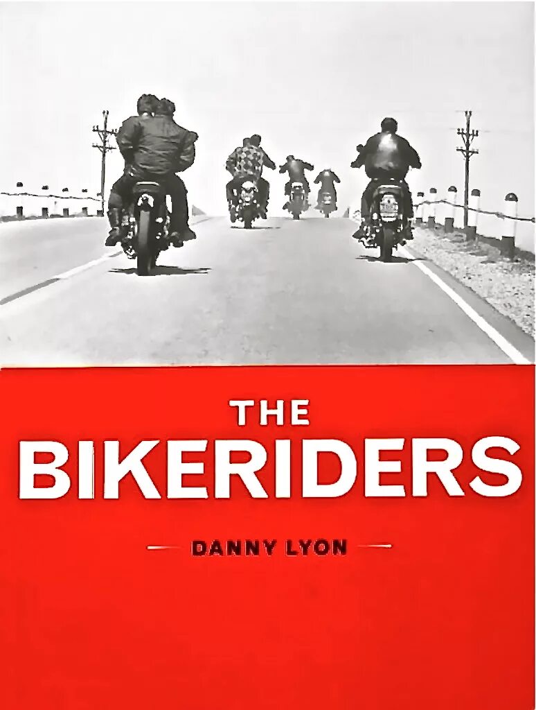 Книги про байкеров. Danny Lyon the bikeriders. Мотоциклист с книгой. Книга мотоциклы. Байкеры книга