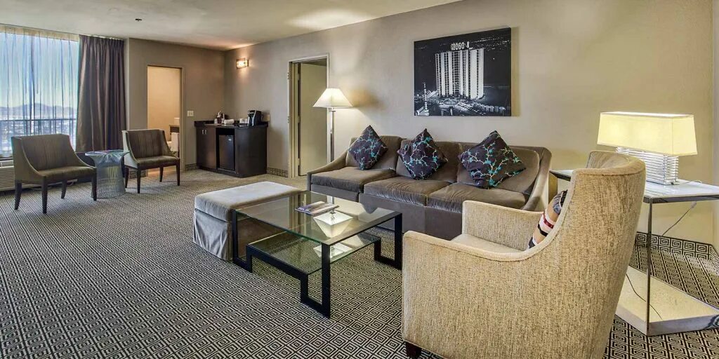 Отель Кассия номер one Bedroom Suite. 2one5 апартаменты Лас Вегас. Riverview Plaza a1. 2 bedroom suite