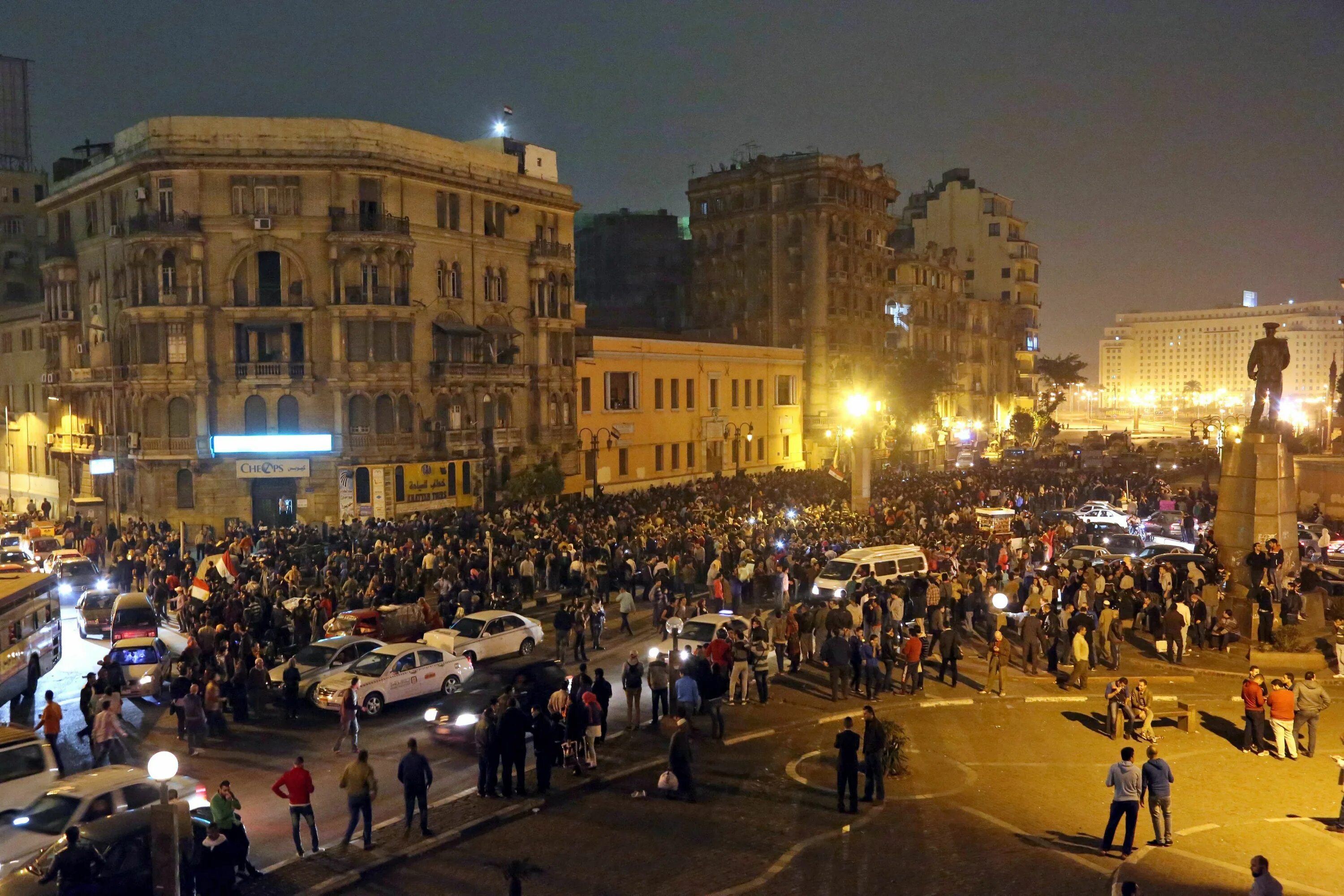 Численность каира. Население Каира. Каир люди. Каир вечером. Центр Каира.