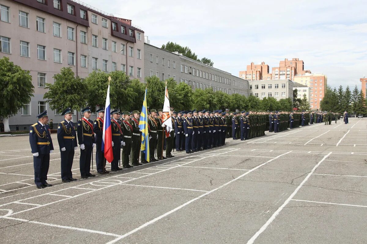 Военно экономический институты. Ярославское училище противовоздушной обороны. Ярославское военное училище ВКС. Ярославль военное училище. Высшее военное училище Ярославль.