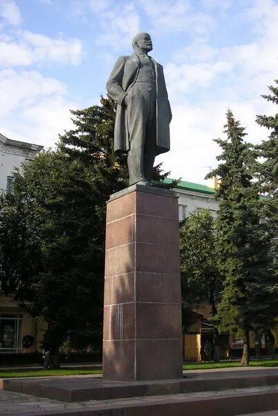 барановичи памятник автомобилистам. памятники барановичи. барановичи памятник миг-19. достопримечательности города барановичи. памятники барановичи.