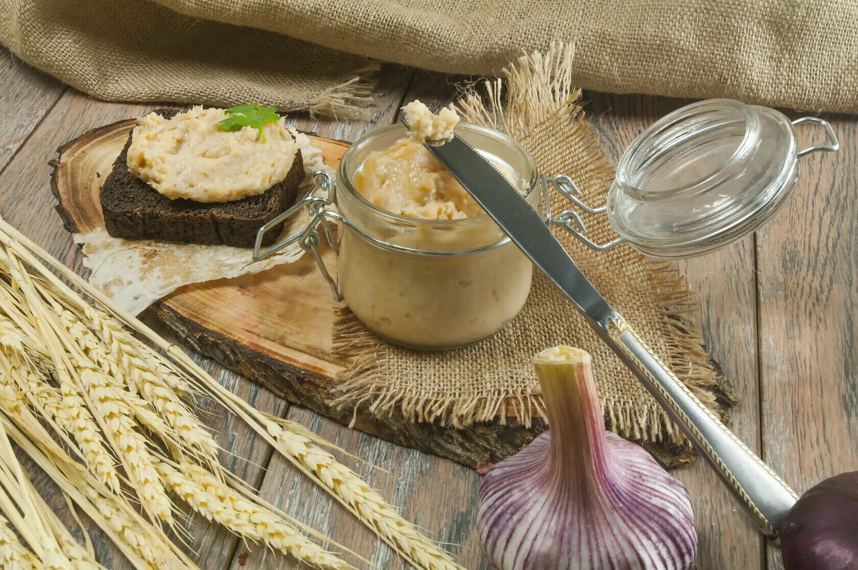 сало смалец. что такое смалец в кулинарии. смалец-топленое сало. бутерброд со смальцем. что такое смалец в кулинарии.