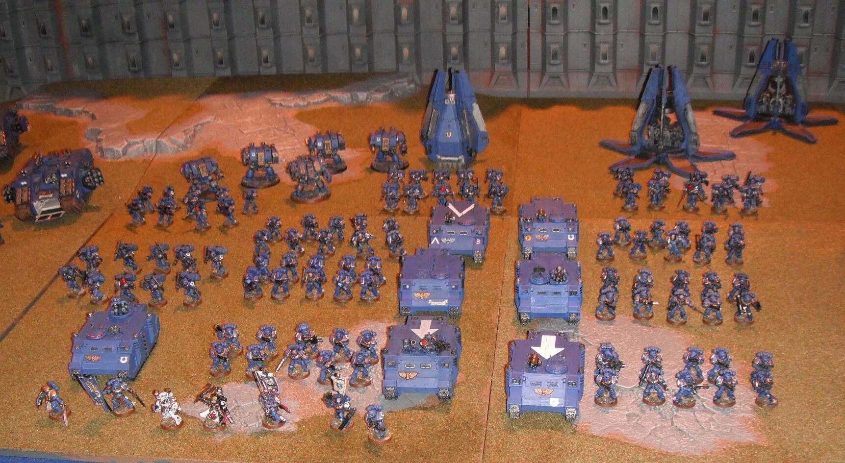 Space marine 2 купить. Ultramarines 2 Company. Space Marine Standard Bearer. Ultramarine second Company. Ultramarines 10th Company.