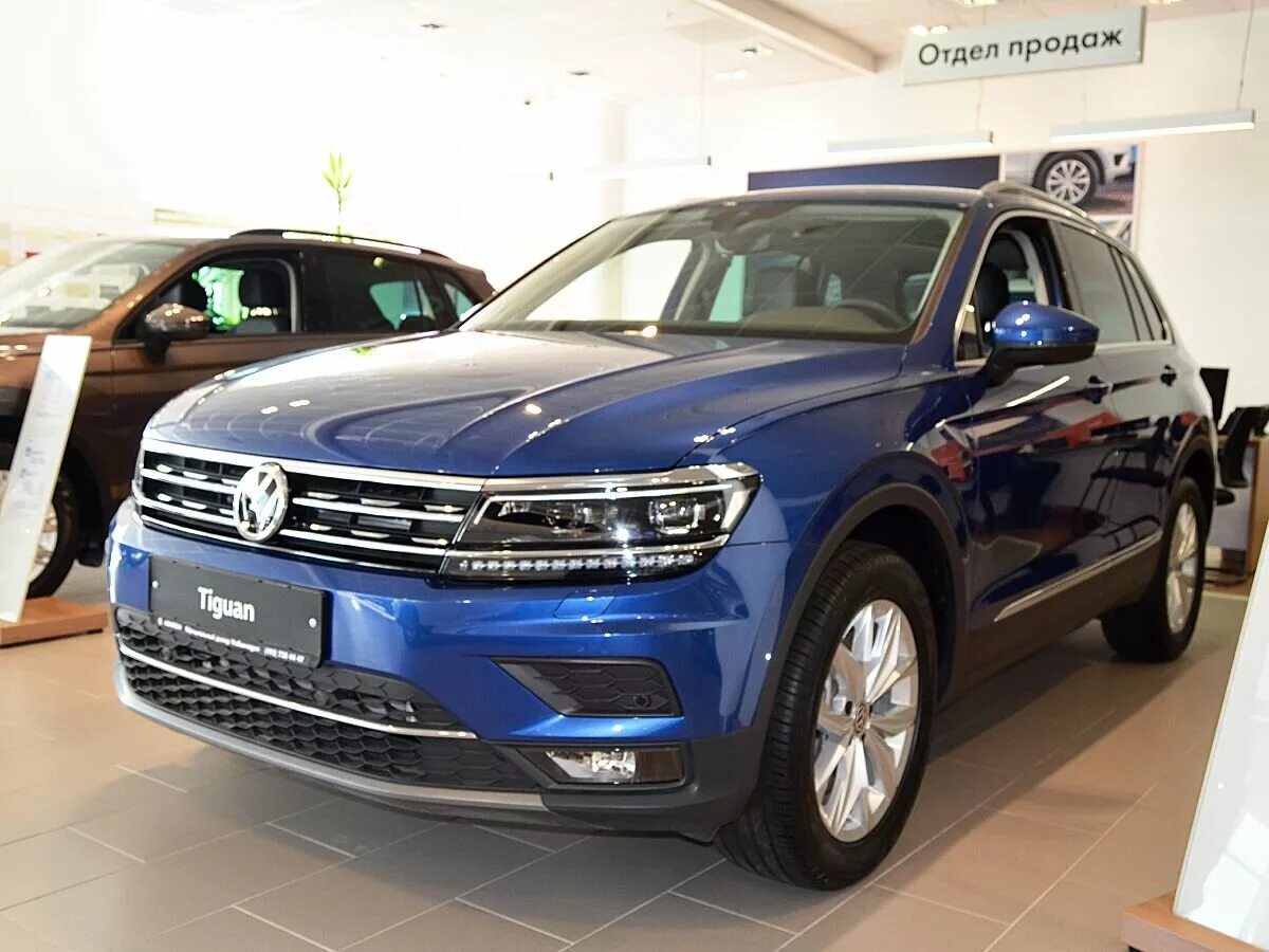 Tiguan 2 exclusive. Tiguan 2. Volkswagen tiguan 2019 offroad белый. Фольксваген тигуан 2019 спортлайн. Фольксваген тигуан 2017.