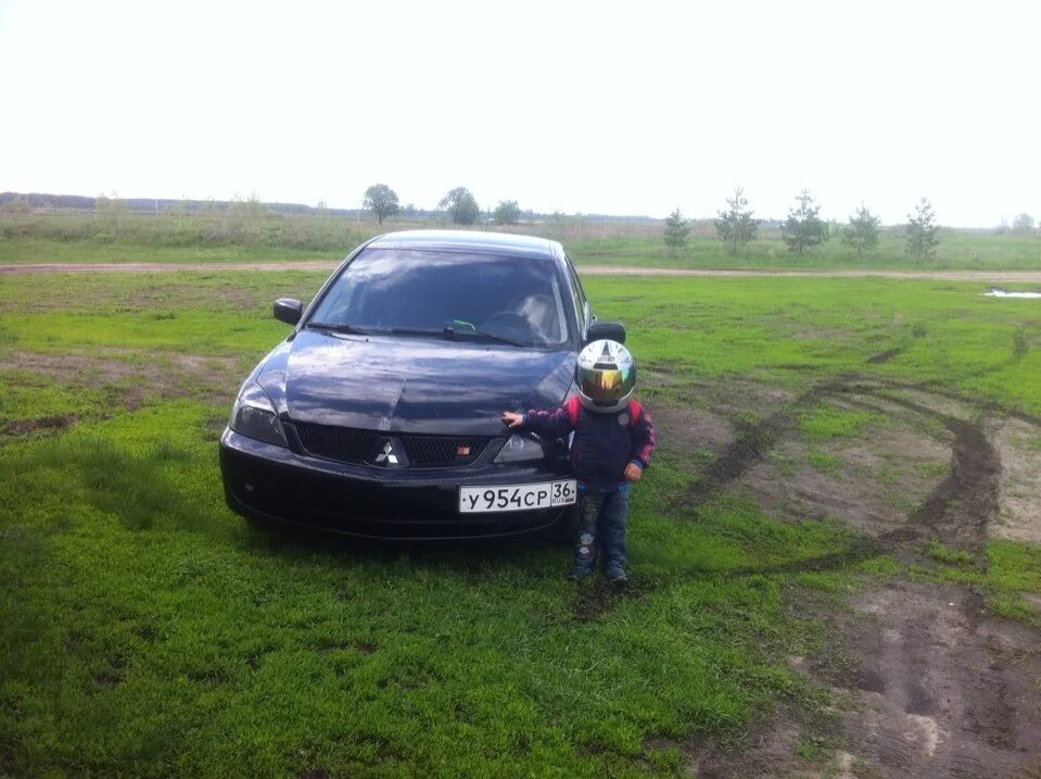 Водитель лансер 9. Митсубиси лансер 9 2006 1. Митсубиси лансер 9 1. Mitsubishi lancer 9 restyling invite. Митсубиси 2005 года 220 л.