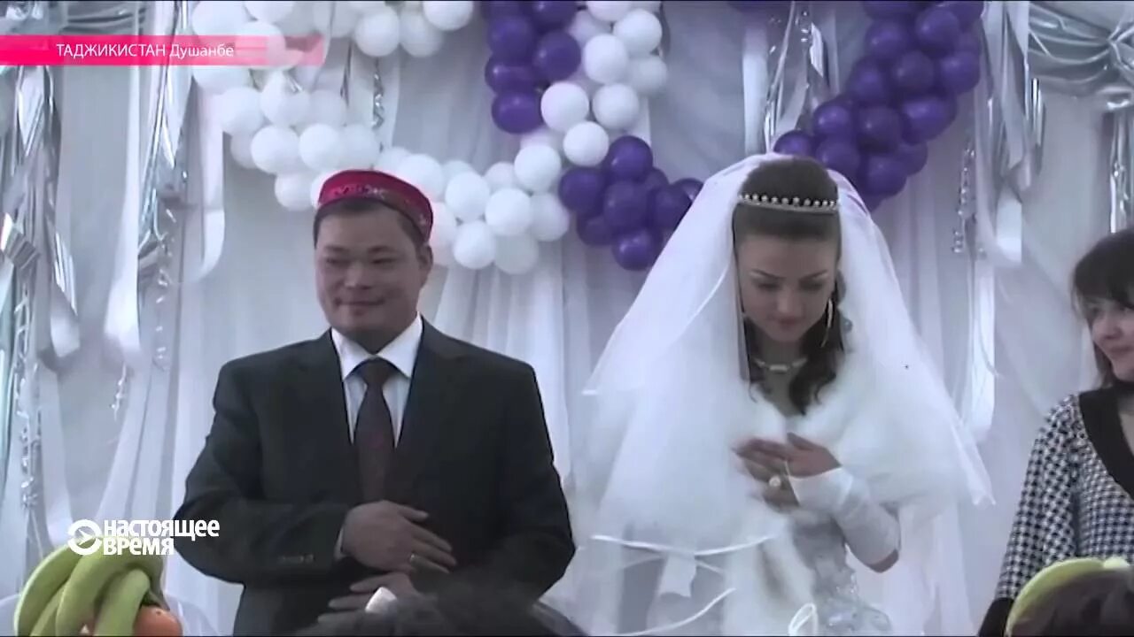 Таджик замуж глухой. Таджикские невесты. Узбекские женщины. Таджичка хочет замуж. Свадьба русской и таджика.