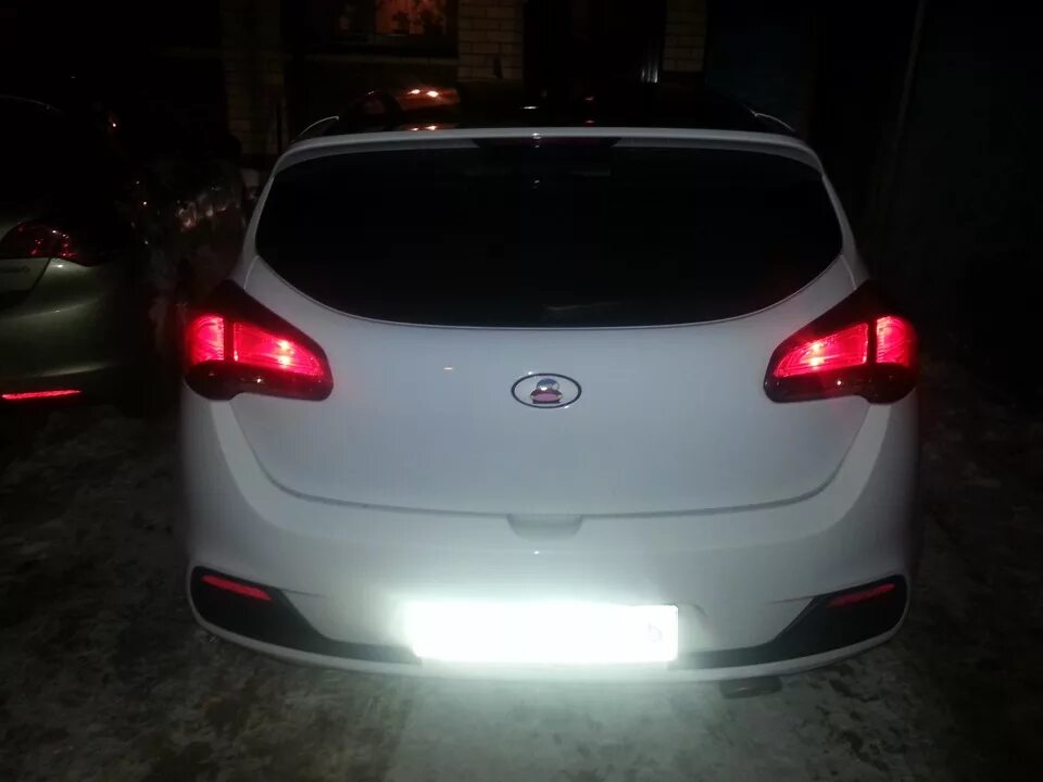 Киа сид заднее стекло. Задние фонари Kia Ceed CD. Kia Ceed 2012 задние фонари Drive. Kia Ceed 2013 задние фонари. Kia Ceed JD фонарь заднего хода.