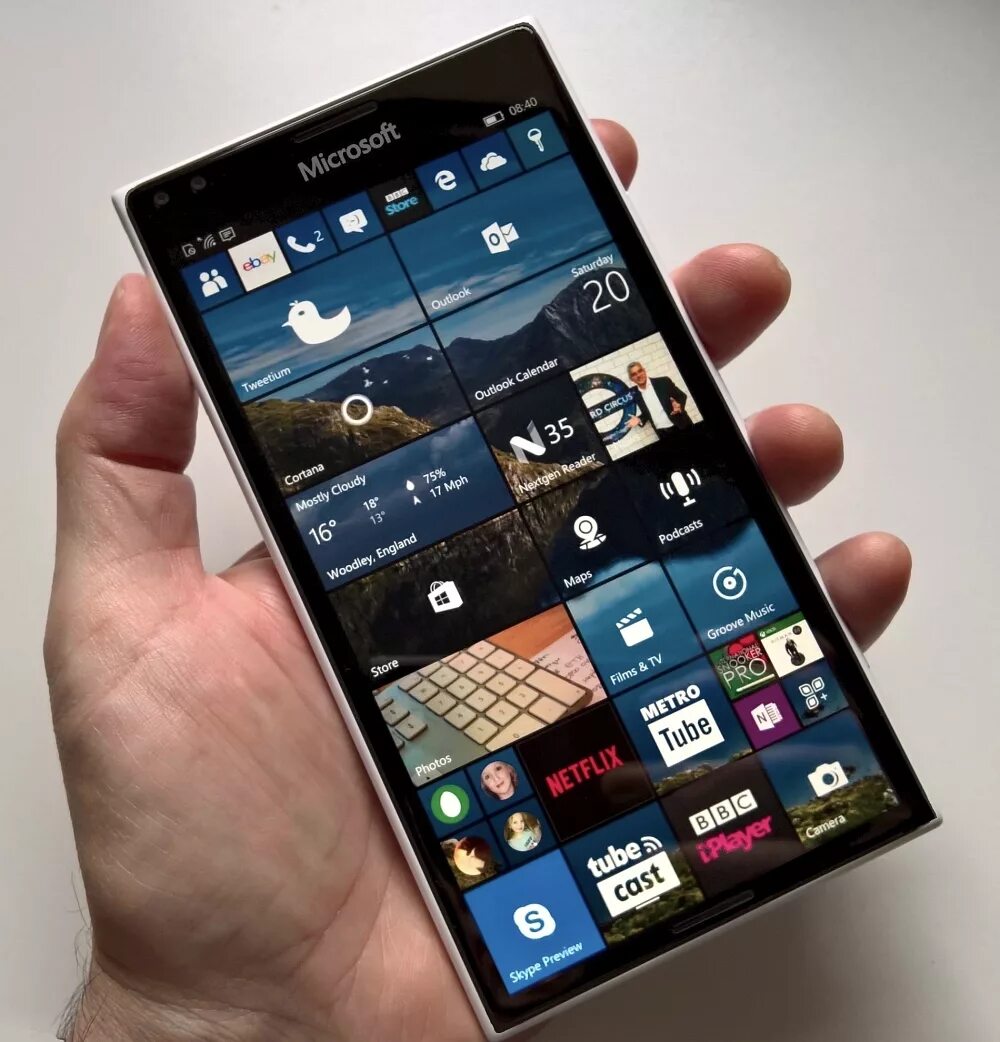 1 телефон последняя версия. Смартфоны на Windows 10 mobile. Microsoft Phone 10. Windows Phone 2010. Microsoft surface Phone.