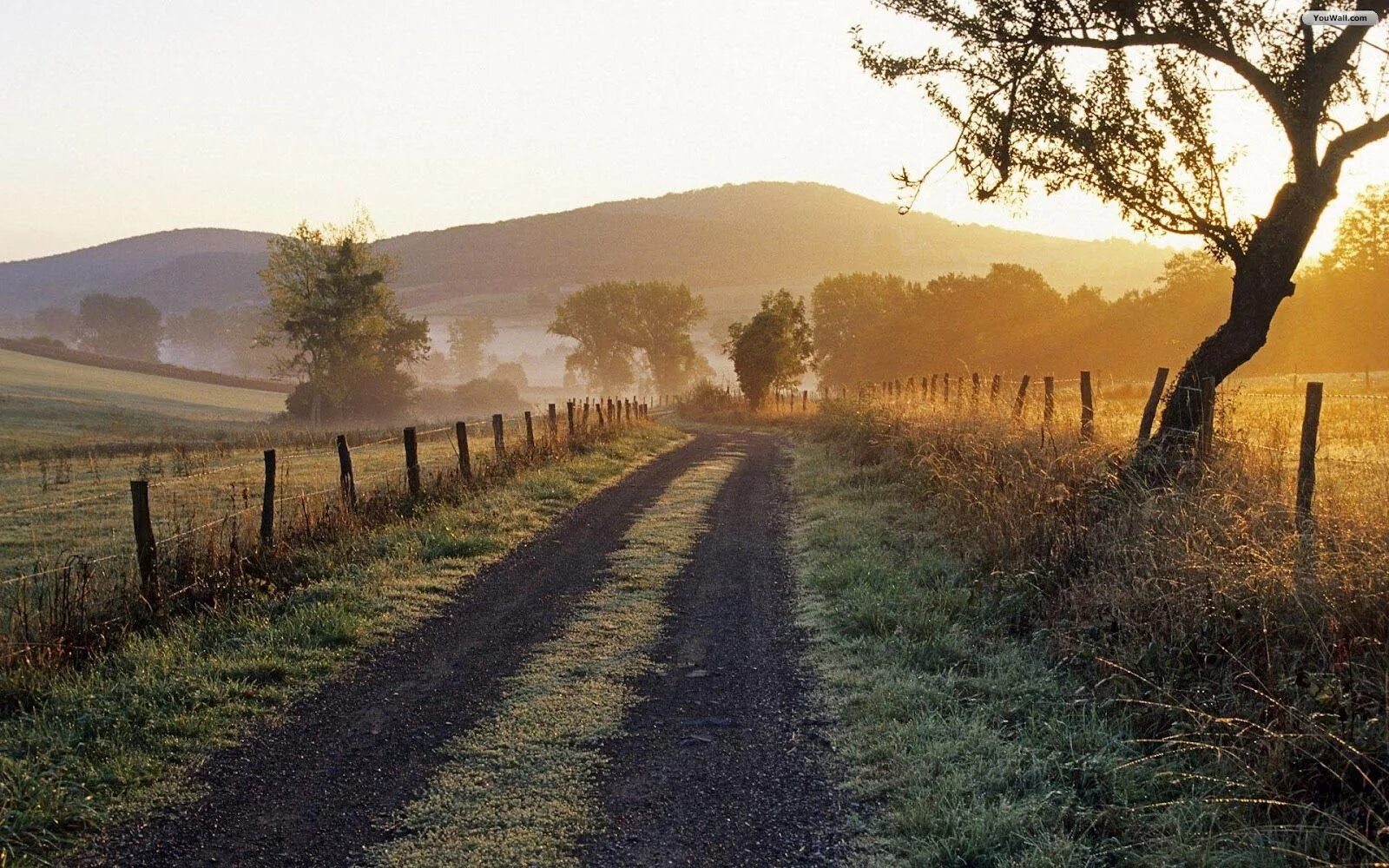 Country photos. Кантри Роадс. Сельская дорога. Деревенский пейзаж. Дорога в деревне.