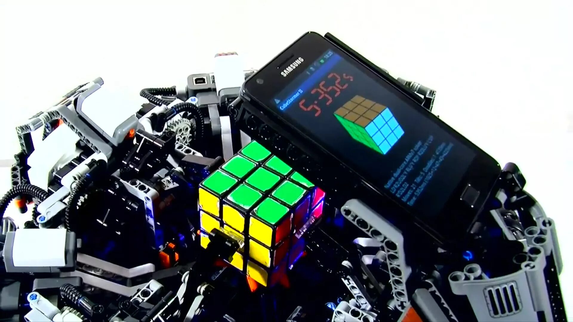 Робот рубик. Робот который собирает кубик рубика из лего mindstorms ev3. lego робот кубик рубика. сборка кубика рубика легом минстормс. лего миндстормс ева 3 робот кубик рубика.