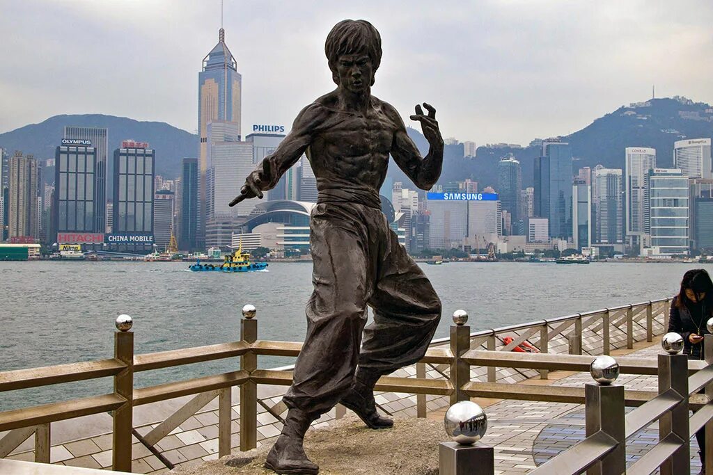 Гонконг статуи. Памятник джеки чану. statue of bruce lee (hong kong). статуя джеки чана. памятник брюсу ли в гонконге.