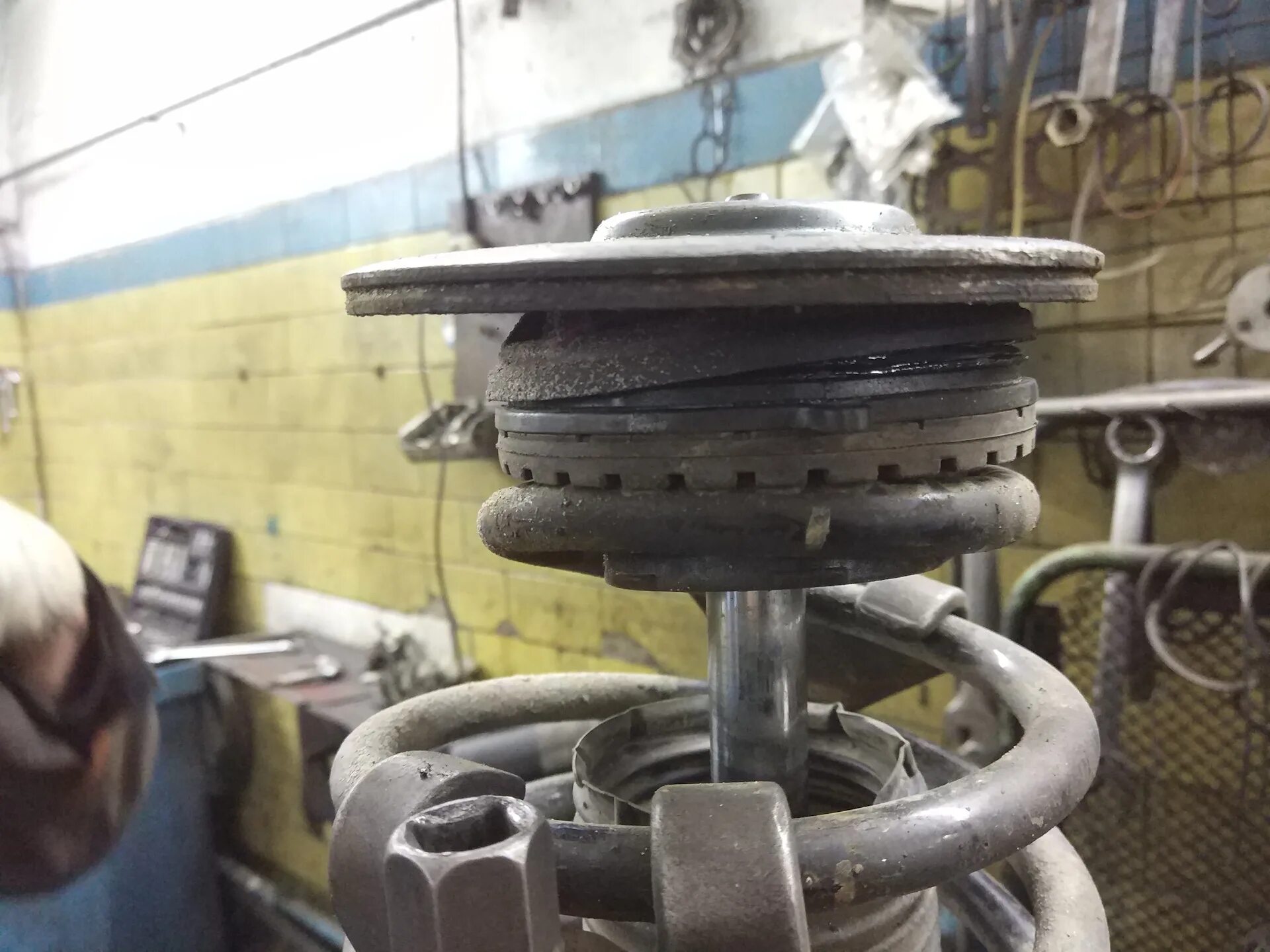 Опорный подшипник форд эскорт как заменить замена опорных подшипников Ford Mondeo IV, 2 л, 2008 года визит на сервис DRIV