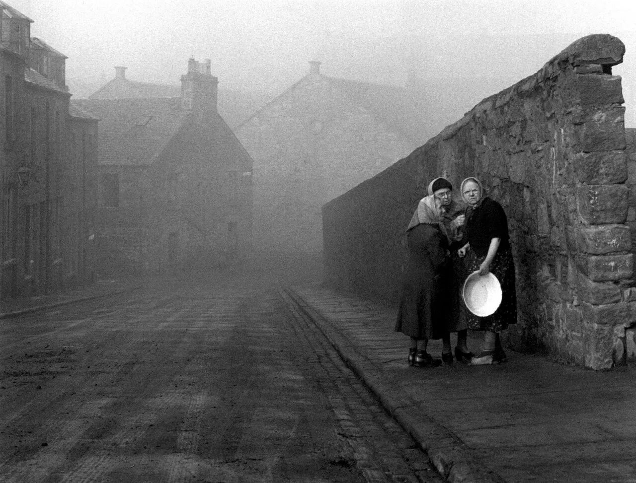 Современная фотография история. Черно белые исторические снимки. Старинные фотографии. Старая черно белая фотография. Шедевры фотоискусства.