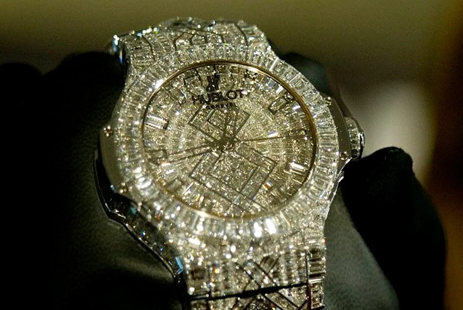 Часы 1000000. Часы хублот за 2 миллиона. Часы iwc portuguese. Часы за 1000. Часы richard mille за 50 млн.