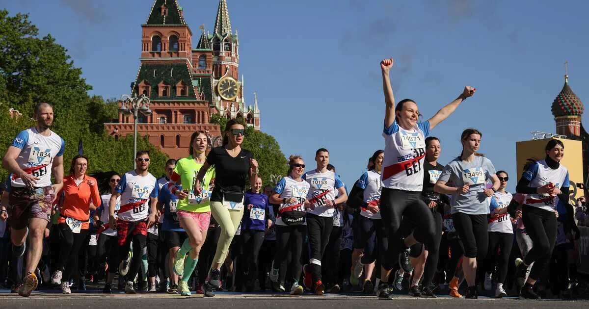 Забег рф самара 2024. Забег РФ 2022 Иркутск. Забег полумарафон. Массовые мероприятия. Забег 2022 Москва фото.