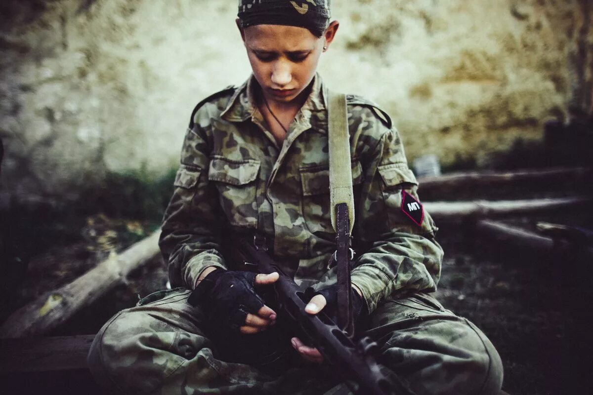 Фотография солдата. Максим Дондюк. Максим Дондюк фотограф. Солдат. Человек в военной форме.