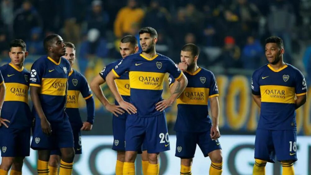 Boca juniors футбольный клуб. Бока хуниорс реал 2000. Бока хуниорс ривер. Стадион бока хуниорс. Boca juniors страна.
