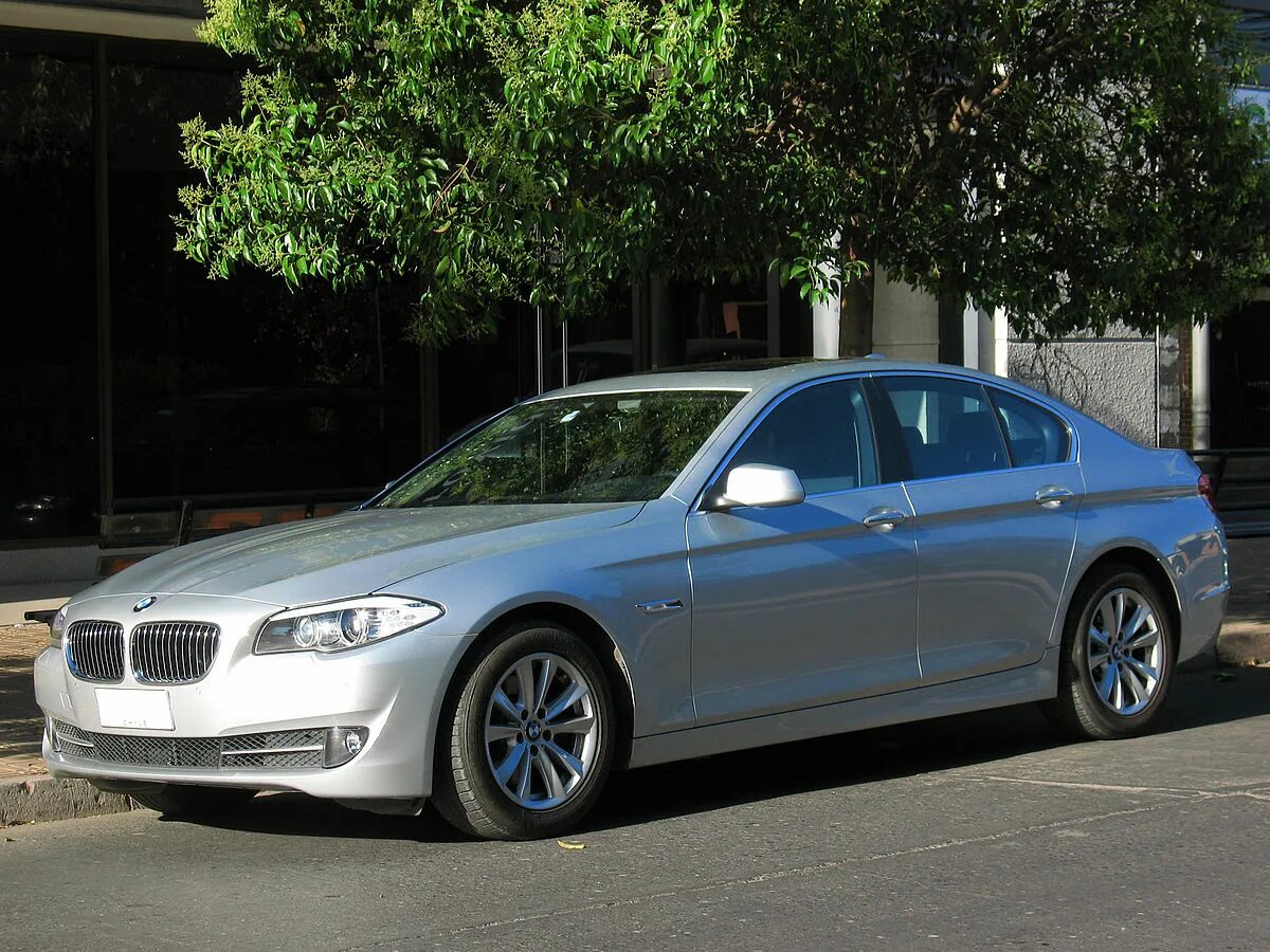 Купить б/у BMW 5 серии VI (F10/F11/F07) Рестайлинг 528i xDrive 2.0 AT (245 л.с.)