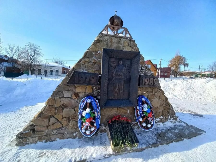 Погода в кирсанове сегодня. Памятник воинам интернационалистам Кирсанов. Воинам интернационалистам Киреевск. Памятник воинам интернационалистам в Тамбовской области. Памятник воинам интернационалистам Мамадыш.